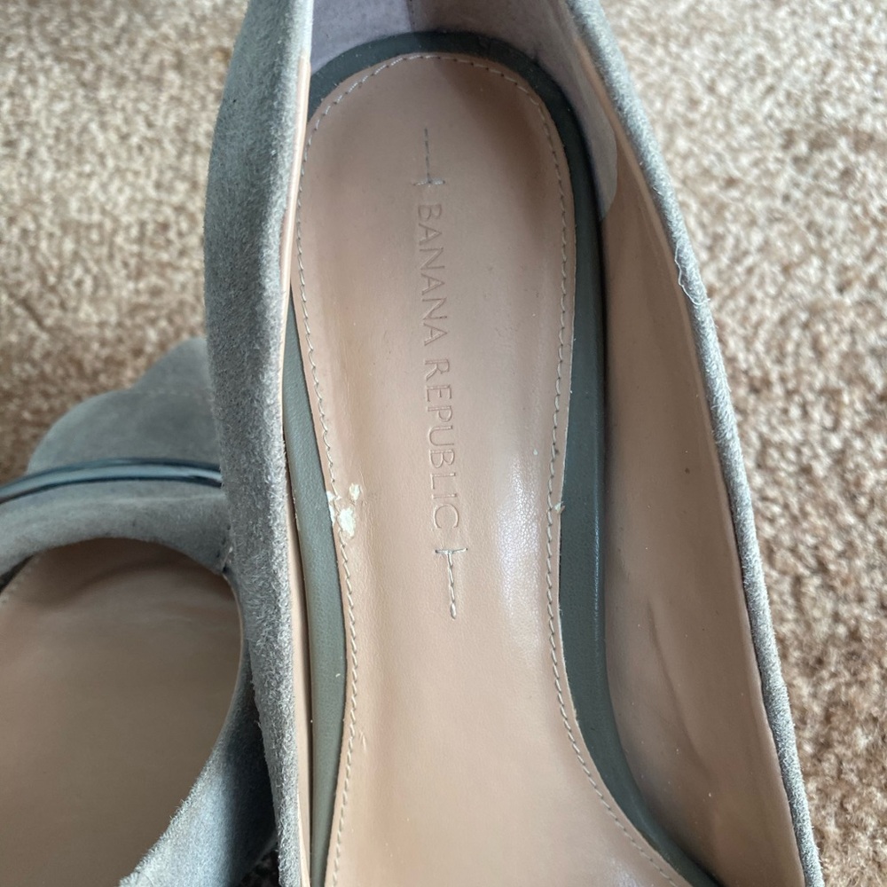 Gray Pumps - image 3
